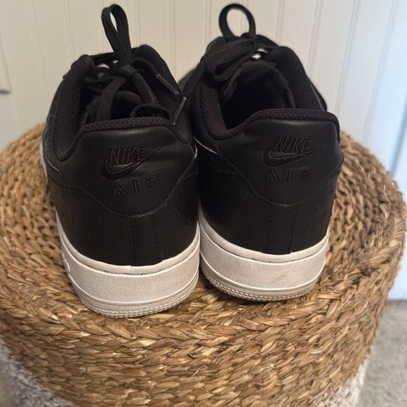 Nike Air Force 1 Low 07 LV8 Black Obsidian Ostrich Leather Sz 10.5 718152-009 - Picture 4 of 8